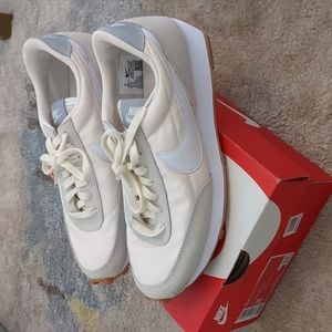 Nike women's Dbreak size 8 - worn once